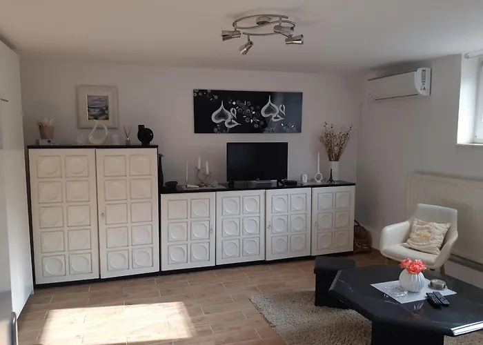 Studio Apartman Kjara