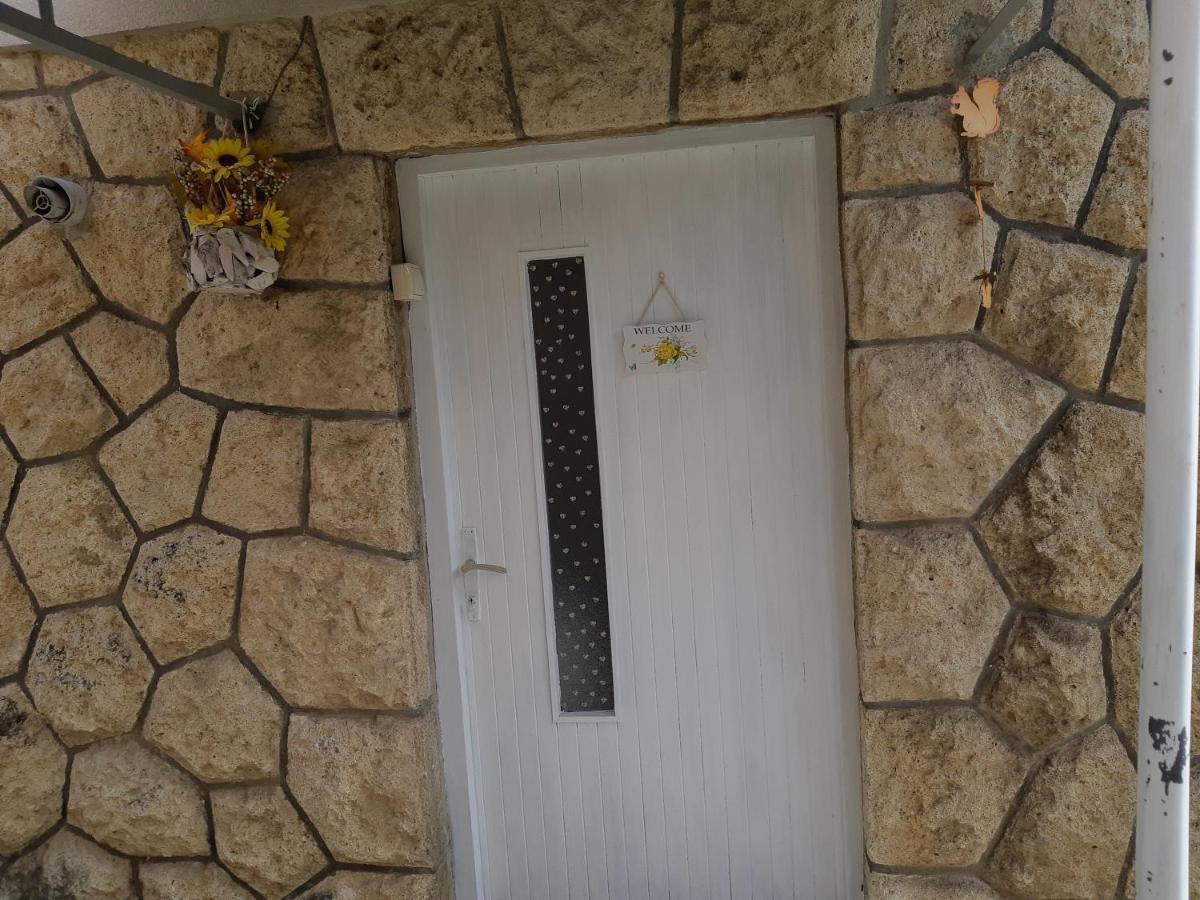 Kjara Apartment