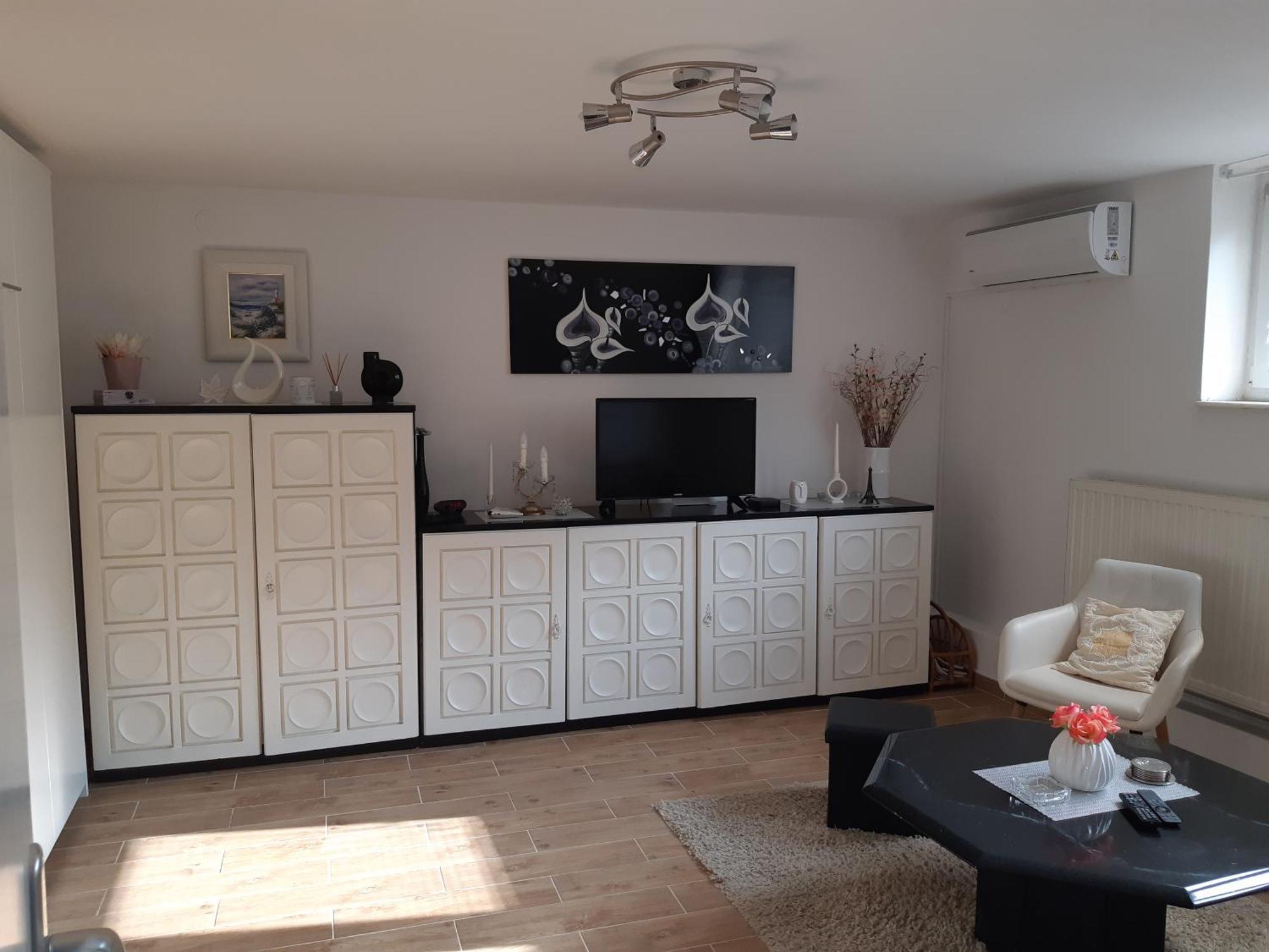 Apartament Kjara